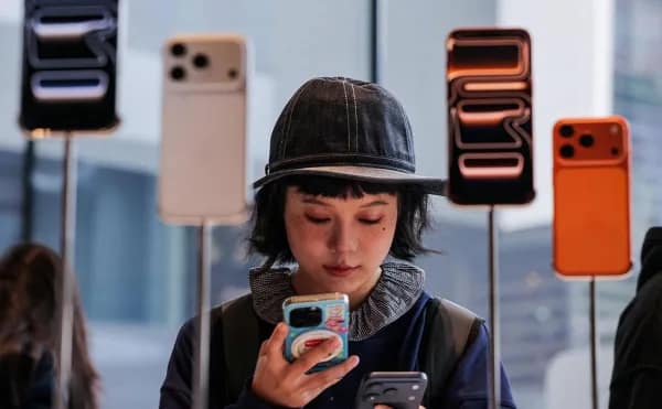 Bloomberg узнал о сделке Apple и Google по ИИ для Siri на $1 млрд в год