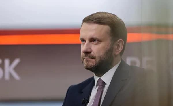 Орешкин предупредил маркетплейсы о мерах из-за «монопольного поведения» Орешкин предупредил маркетплейсы о мерах из-за «монопольного поведения»