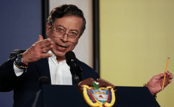 Орешкин предупредил маркетплейсы о мерах из-за «монопольного поведения»