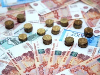 &laquo;Налог на спокойствие&raquo;: большинство россиян часть сбережений держат в наличности