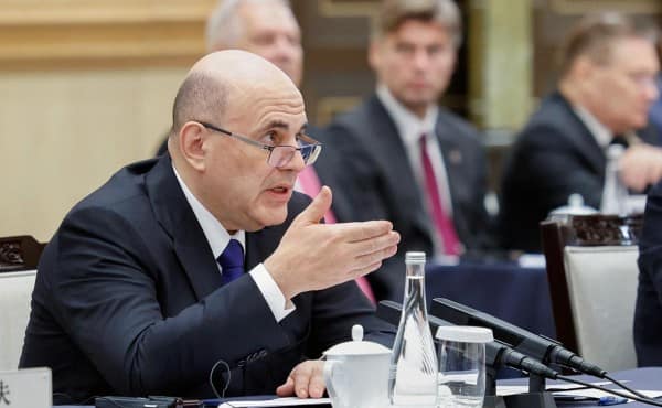 Мишустин заявил о снижении доллара в торговле с КНР до уровня погрешности