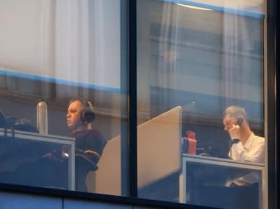 Парадоксы российского рынка труда: работодатели говорят о дефиците, но сокращают предложения Парадоксы российского рынка труда: работодатели говорят о дефиците, но сокращают предложения