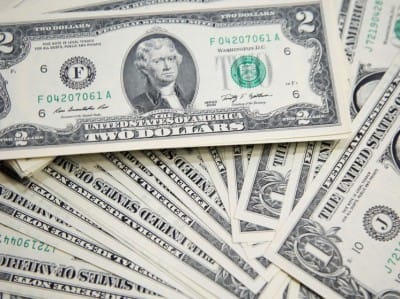 Минфин начинает продавать валюту: необходимо компенсировать недобор нефтегазовых доходов Минфин начинает продавать валюту: необходимо компенсировать недобор нефтегазовых доходов