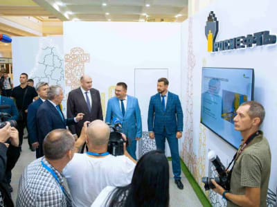 Руководитель Оренбургской области оценил достижения нефтегазовой отрасли на выставке Руководитель Оренбургской области оценил достижения нефтегазовой отрасли на выставке