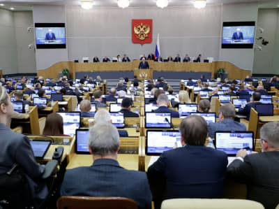 Просто работать мамой: в ГД РФ готовятся обсудить особые пенсии для многодетных