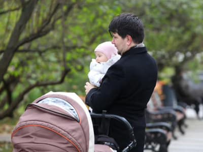 Чем старше ребенок, тем беднее семья: результаты нового исследования шокируют