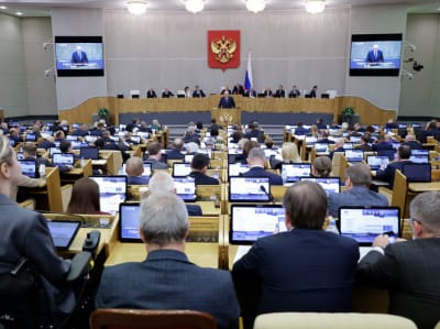 Просто работать мамой: в ГД РФ готовятся обсудить особые пенсии для многодетных