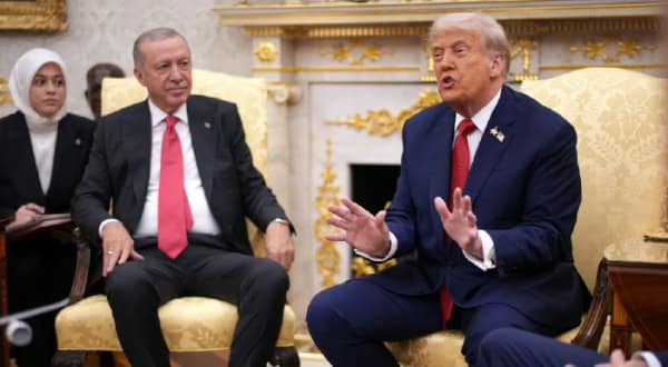 Трамп попросил Эрдогана отказаться от российской нефти Трамп попросил Эрдогана отказаться от российской нефти