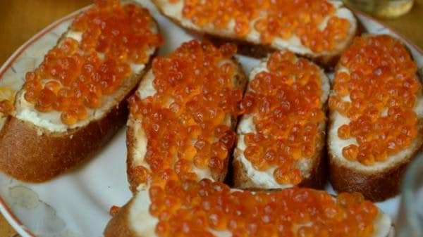 Глава Росрыболовства прогнозирует снижение цен на красную икру