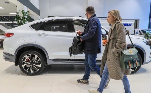 На российских складах зафиксировали избыток китайских машин На российских складах зафиксировали избыток китайских машин