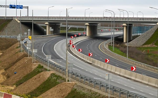 «Автодор» сделает платным проезд по трассе к Крымскому мосту «Автодор» сделает платным проезд по трассе к Крымскому мосту