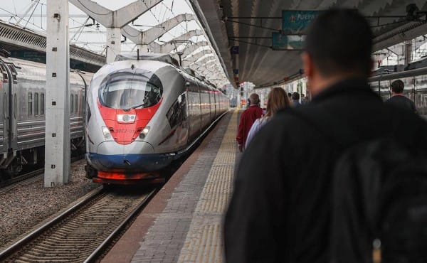 Из Петербурга в Москву пустили двойные «Сапсаны» из-за коллапса самолетов Из Петербурга в Москву пустили двойные «Сапсаны» из-за коллапса самолетов