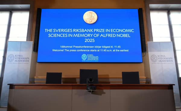 Нобелевку по экономике дали за «созидательное разрушение» Нобелевку по экономике дали за «созидательное разрушение»