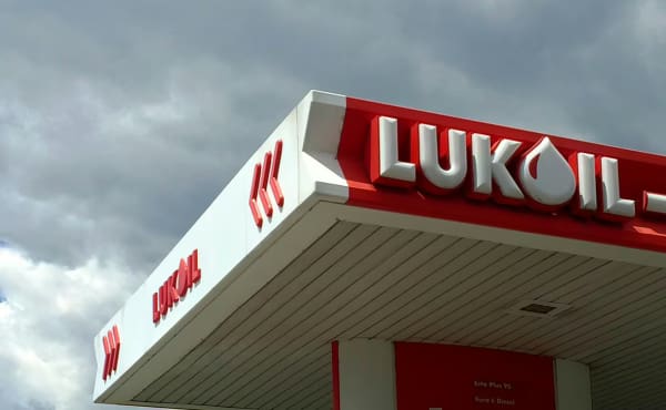 США дали месяц на сворачивание операций с «Роснефтью» и ЛУКОЙЛом США дали месяц на сворачивание операций с «Роснефтью» и ЛУКОЙЛом