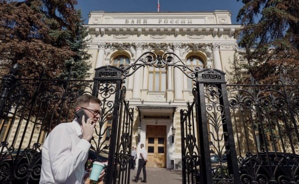 Костин назвал условие для возвращения Visa и Mastercard в Россию Костин назвал условие для возвращения Visa и Mastercard в Россию