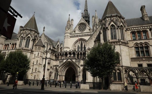 Суд в Лондоне обязал Коломойского выплатить $1,9 млрд по делу Приватбанка Суд в Лондоне обязал Коломойского выплатить $1,9 млрд по делу Приватбанка