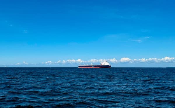 ЕС в рамках санкций запретил транзакции с пятью российскими банками