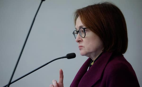 Набиуллина объяснила минус роста зарплат россиян